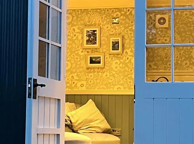 The Hazel Hut אכסניה