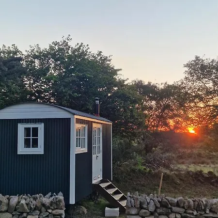 بيت خشبي The Hazel Hut